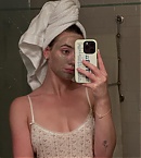 lilireinhart_1759084548_3731794126703836047_49067778.jpg